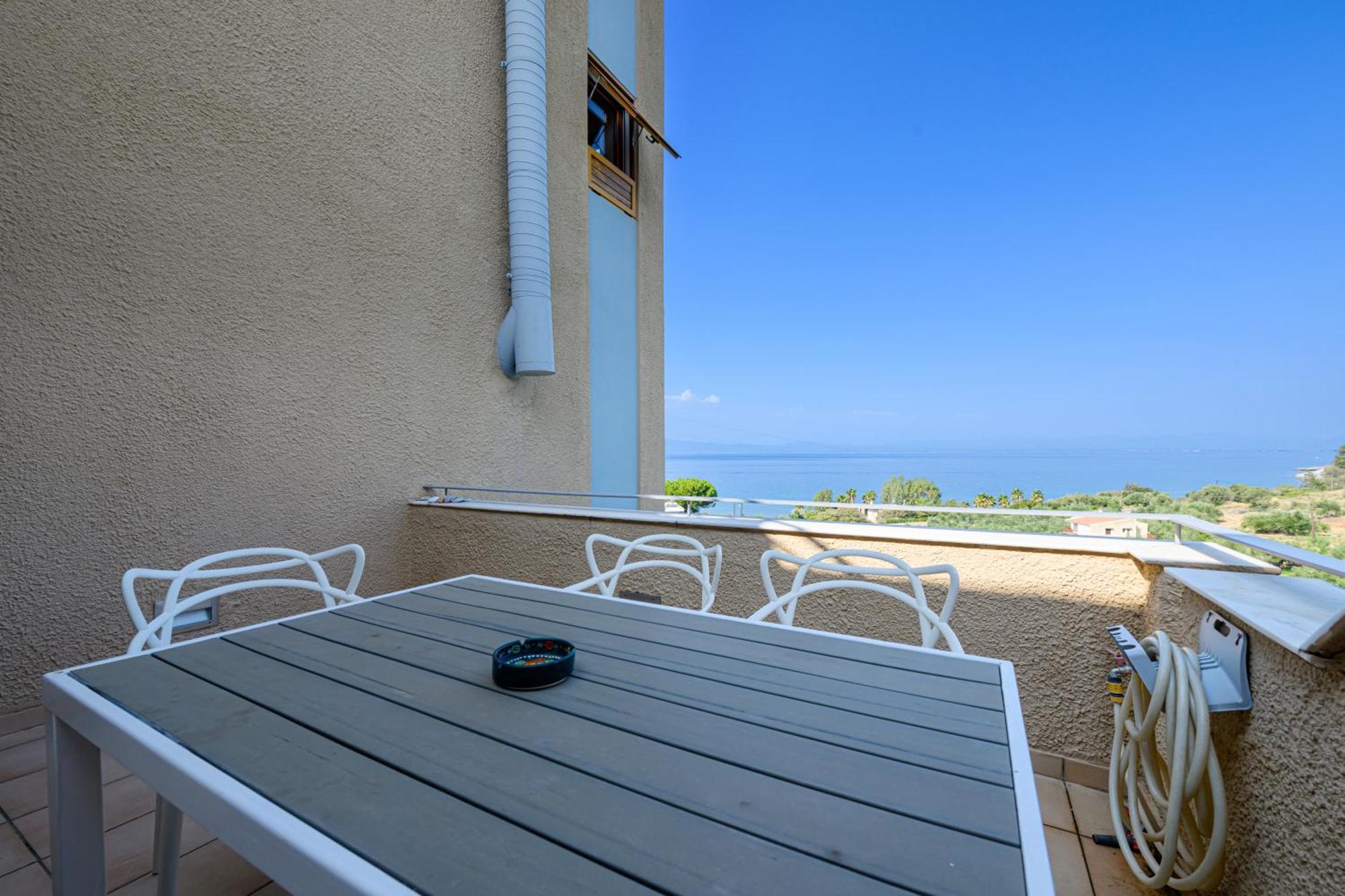 Mani Tower Villa Akrogiali Eksteriør billede