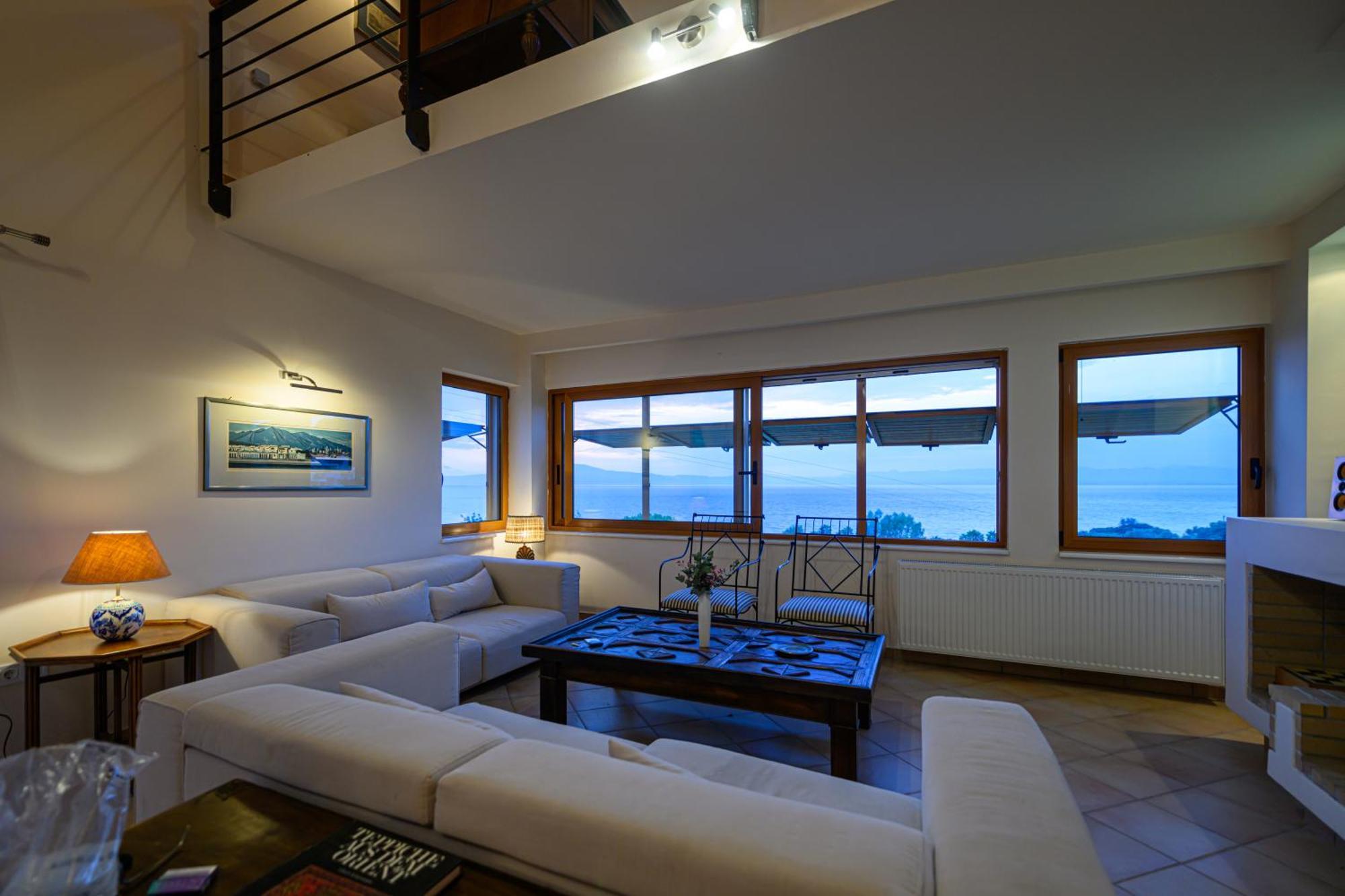 Mani Tower Villa Akrogiali Eksteriør billede