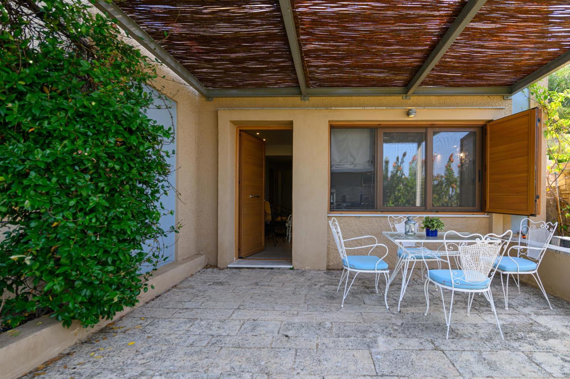 Mani Tower Villa Akrogiali Eksteriør billede